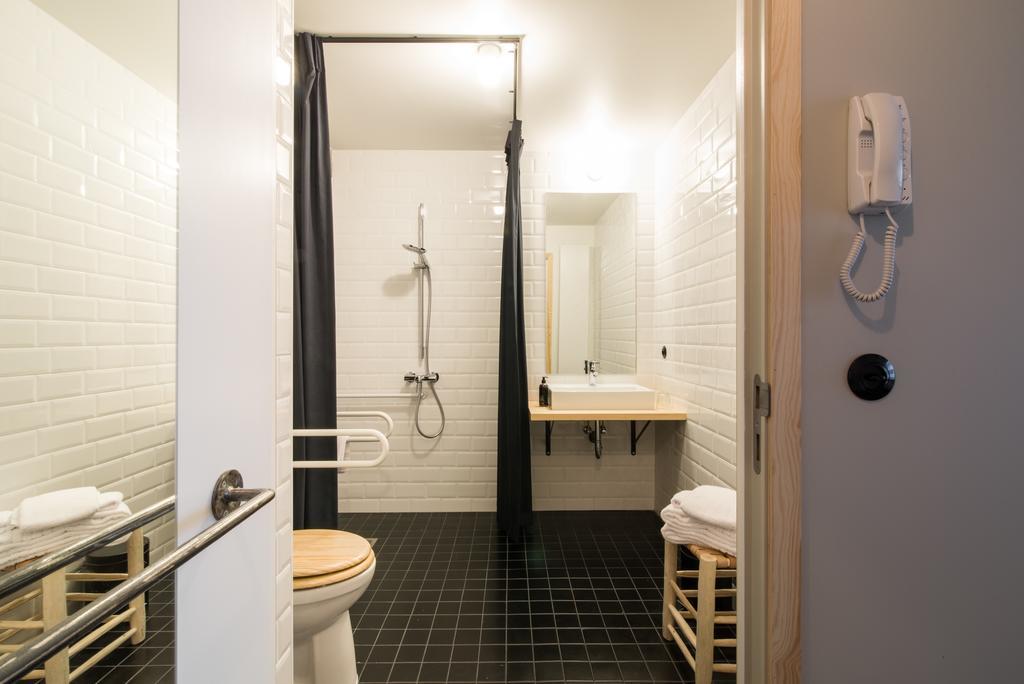 Chambre Simple - Accessible aux Personnes à Mobilité Réduite